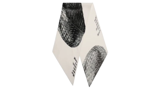 Plissé Printed Foulard - Chalck/black