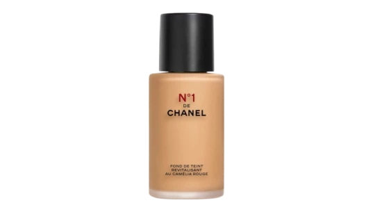 N°1 DE CHANEL Revitalizing Foundation - B80