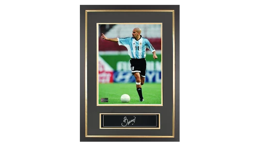 Juan Sebastian Veron Signed Plaque and Photo Frame: Argentina Legend