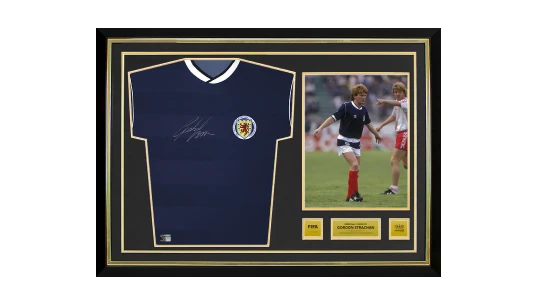 Gordon Strachan Official 1986  World Cup Front Signed & Hero Framed Scotland Retro Shirt