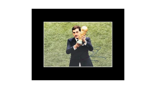 Iker Casillas Signed Photo Display 16x12 World Cup Winner 2010